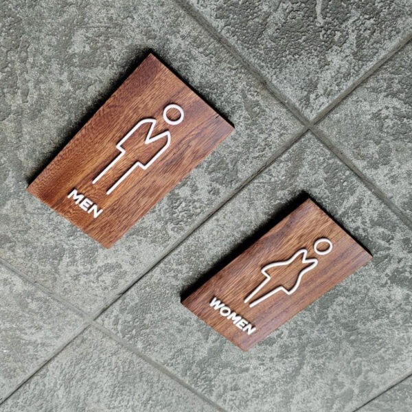 Rótulo para baños en madera - Image 4